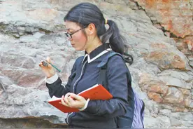 翻山越岭  野外勘探（工匠绝活）图片