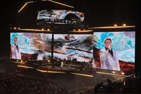 韩红成都演唱会含泪唱《成都》，薛之谦担任嘉宾图片