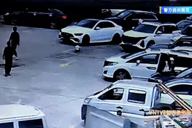 揪心！昆楚高速一服务区内，男童瞬间被卷入车底..……图片