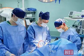 婆婆锻炼时摔倒，左上肢粉碎性骨折，医生这波操作让她重燃生活希望图片