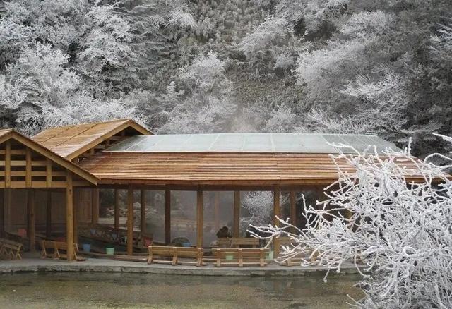 雪后的甘孜，走一路美一路！