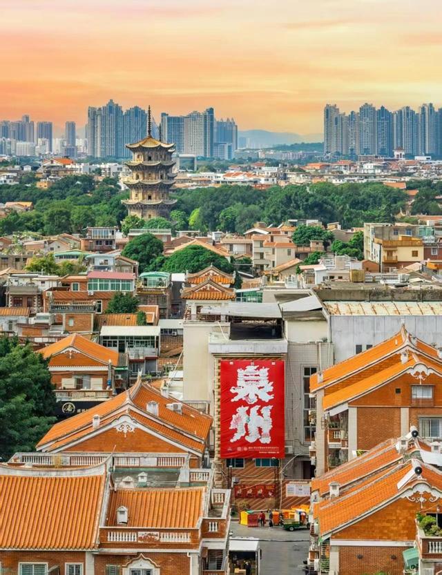 壹点号·热评｜逆向旅游，在“边缘城市”寻找最真实的烟火
