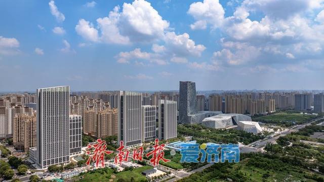 一年四季 泉在济南丨济南西城碧空如洗，现代化城市风貌和生态和谐之美一览无余