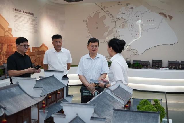 区领导调研朱家角古镇