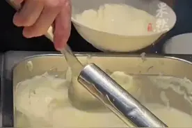 哈尔滨店主回应卖甜豆腐脑：上家里来玩的，就必须热情招待，是东北人的待客之道图片