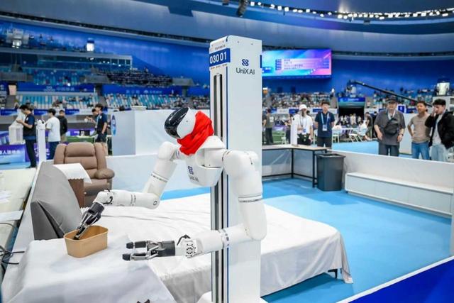2025世界人形机器人运动会赛程过半，8块金牌顺利产生！