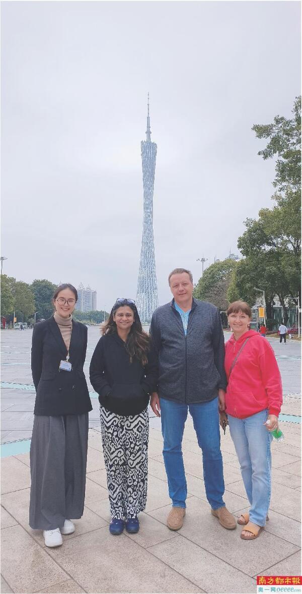 老外逛粤港澳:看永庆坊吃姜撞奶咂摸中国味　访工厂谈生意商务旅游两不误