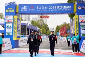 汉马观赛请注意！警方提示：禁飞无人机、勿越警戒图片