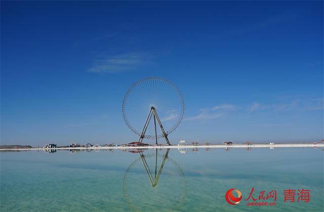 在察尔汗盐湖 赴一场冬日之旅