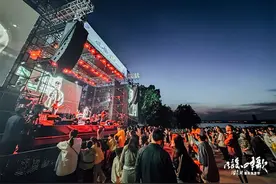 民谣四季歌·溢泉湖音乐生活节举办图片