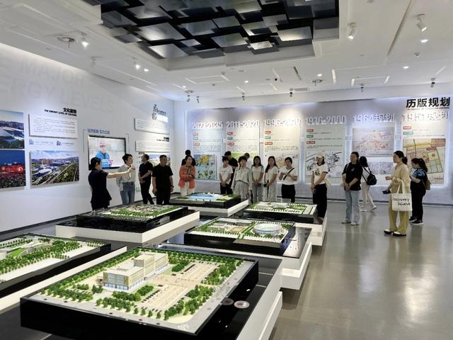 在历史文脉与未来图景交织处，读懂呼和浩特“人民城市”密码