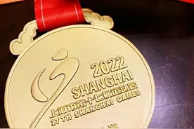 16岁小将签约西甲升班马，浦东社会办训再结硕果图片