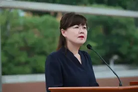 （杏坛春之声 寄语新学期）|开发区高级中学校长李环：心怀家国、脚踏实地、拥抱变化，成为敢于追逐光明的勇士图片