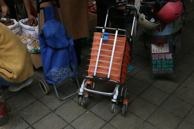 龙泉的早高峰在西河综合市场