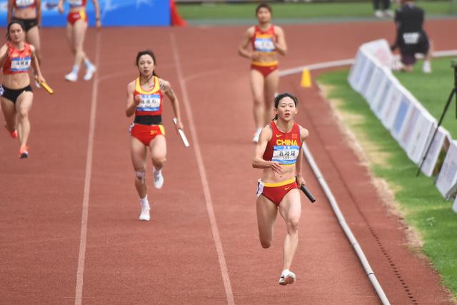 从高校赛场跑进全运会的“异类天才”