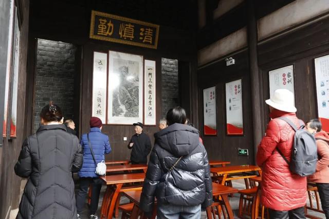 一块四字匾额里的百年家风传承