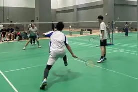 “万体汇”里上演全家档、球友档，上海蛇年春节健身氛围浓图片