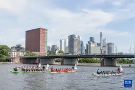 海外多地：赛龙舟 迎端午图片