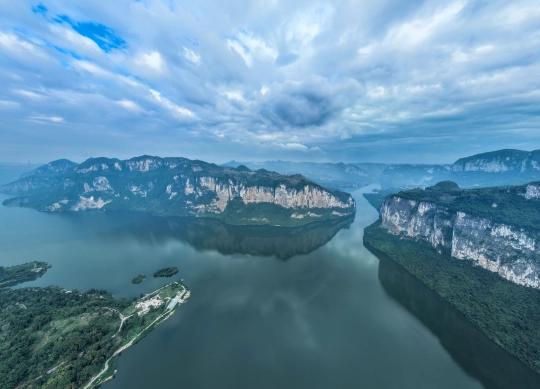 《乌蒙深处》热播！一起走进取景地黔西化屋村，看苗寨发展新貌！