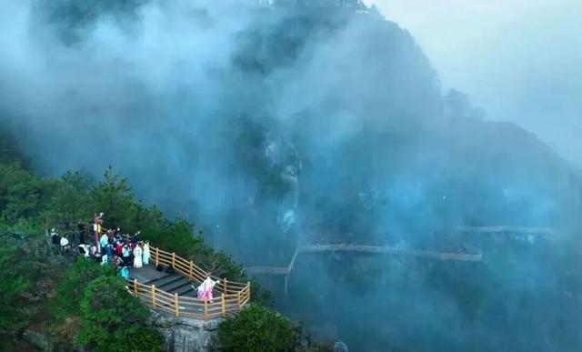 来江西观云海，看群山用云来写诗！