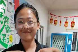 济南公交：驾驶员拾金不昧，挎包失而复得图片