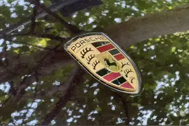 三连跌！保时捷2024年在华销量下滑28%，某4S店销售：现车多优惠多图片