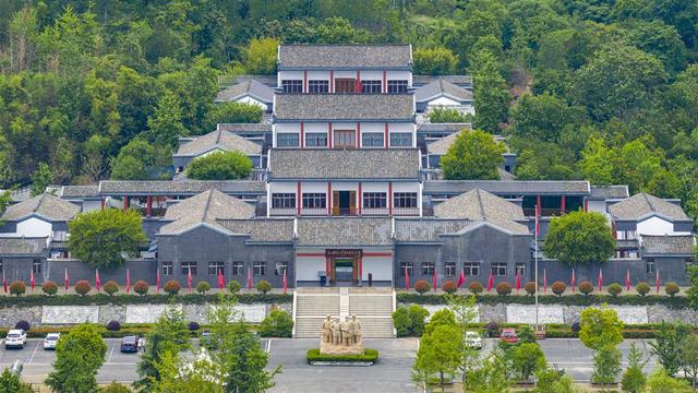 从“一季热”到“四季火”！32个文旅品牌入驻千年银杏谷