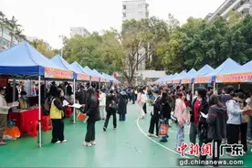 2025年职教高考咨询会吸引千名考生和家长图片