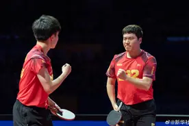 乒超联赛 | 山东魏桥捧起“龙杯” 王楚钦夺2025首冠图片