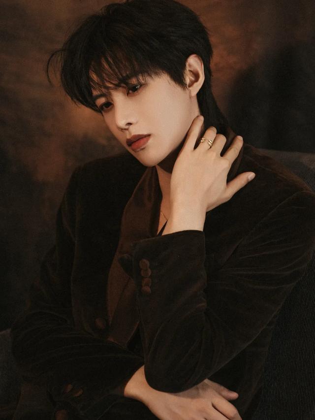 被自称前女友的网友实名举报涉毒	，短剧“顶流	”演员回应：别搞我啦