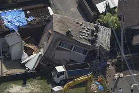担忧特大地震，日本民众抢购物资，有超市限购瓶装水图片