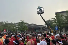 今晨，北京半马开跑！图片