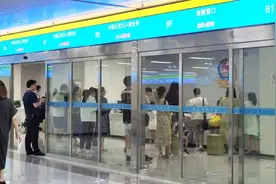 6月21日晚，来雨花区可办理护照、港澳通行证图片