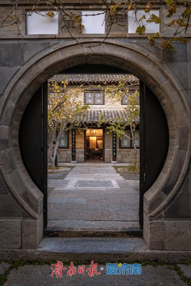 一年四季 泉在济南丨济南明府城：初冬古街藏韵味 ，泉景交织成逛街佳处