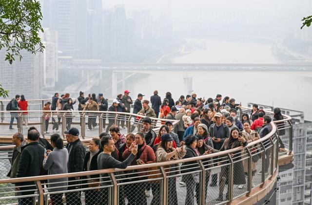 重庆鹅岭栈桥成为旅游新地标