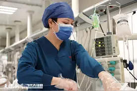 5·12护士节｜重症护士翁翠：以毫米刻度丈量生命温度图片