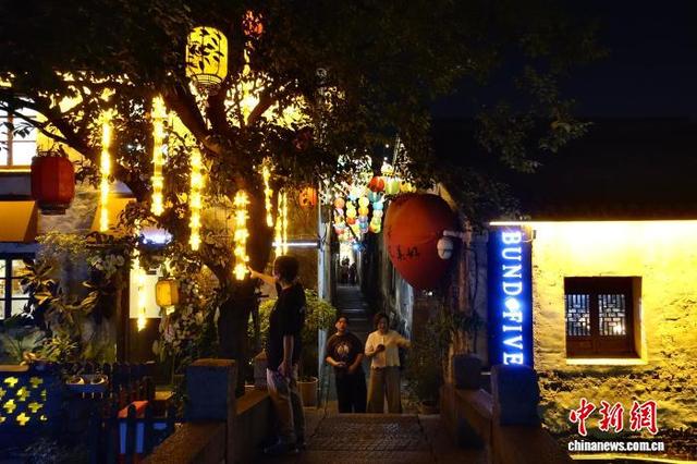 浙江湖州小西街：江南街巷吸引游客打卡