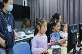 哪吒宝盒、敖丙解说……虚实碰撞，上海市学生职业体验尽吹“AI”风图片