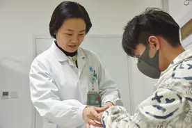 “玻璃小伙”千里来汉，协和医院完成华中首例A型血友病基因治疗图片