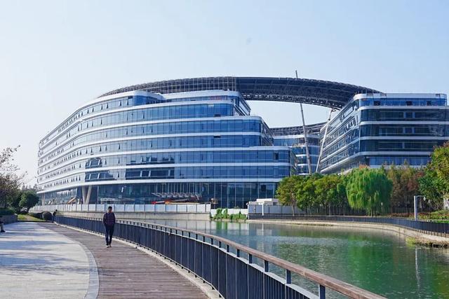 音乐公园、滨河步道……长宁这条有点小众的赏秋路线，别错过了！