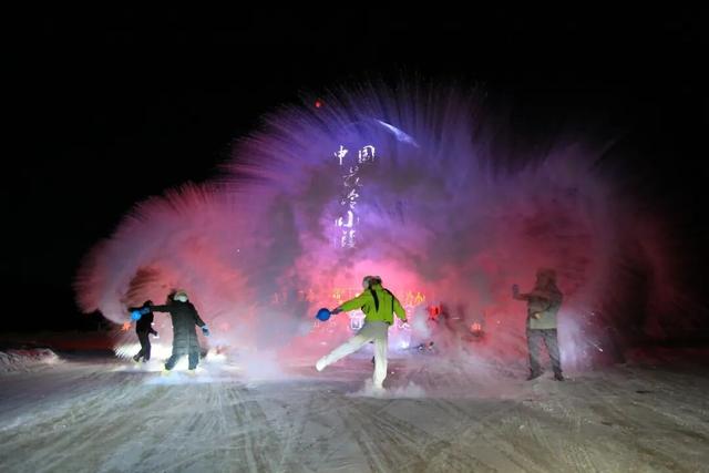 践行“两山”理念 跨省文旅融合新实践——2025年“中国最冷小镇·呼中兴安之巅森林冰雪穿越季”活动在呼中区举办