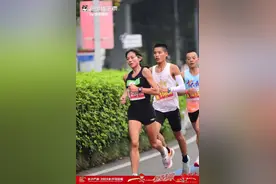 “湖南马拉松一姐”黄菲：长马，见证我的成长图片