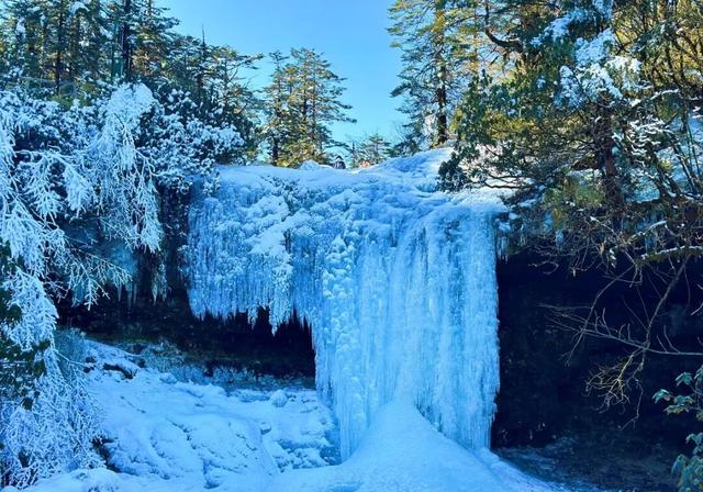 谁还没冲？快来瞧瞧冬日瓦屋山有多好玩！