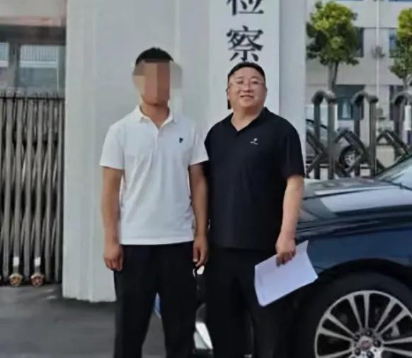 男子被控“婚内强奸”遭羁押285天,最新进展:当事人已获得国家赔偿;两人结婚10年育有两女一儿,男方称女方告强奸是为尽快离婚