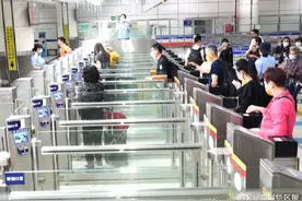 深圳湾口岸开通珠海澳门人工岛口岸跨境巴士图片