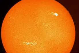 太阳再次爆发强耀斑，其抛射物很大可能在2-3天后到达地球并引发地磁暴图片