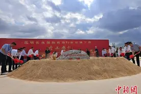 昆明机场改扩建工程T2航站楼项目开工图片