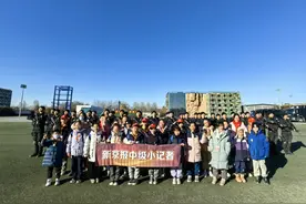 新京报小记者参观市公安局反恐特警总队，惊呼“你们才是蜘蛛侠”图片