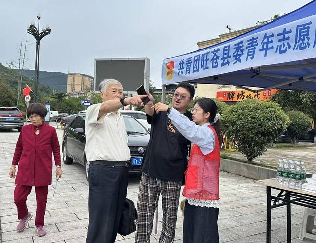 四川旺苍“好客”升级 暖心服务点亮双节