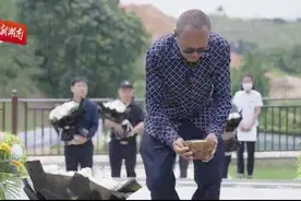 袁隆平院士墓前，这碗大米又刷屏了！图片